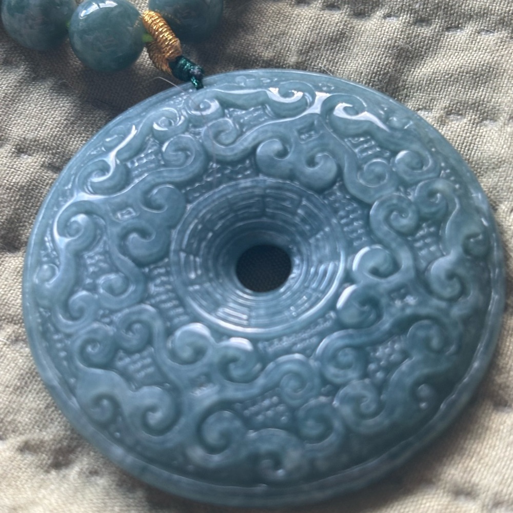 Grade A Jadeite Beaded Necklace with Pendant - Picture 2 of 9